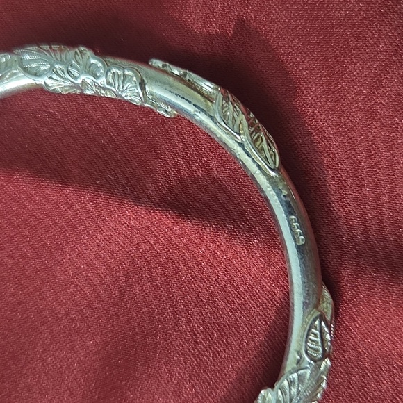 Silver Bangle - Picture 4 of 6